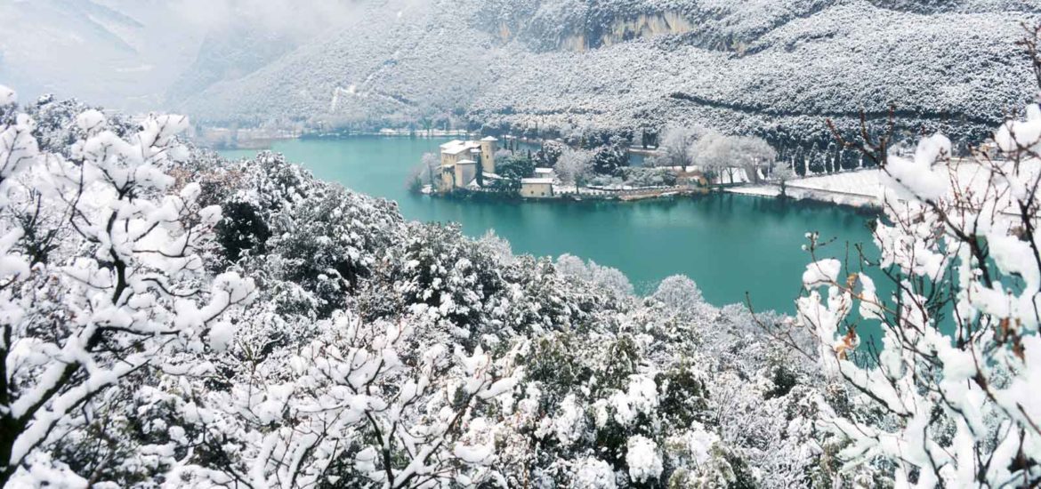 Trentino, Dolina Velle dei Laghi– Zima w bajkowej scenerii