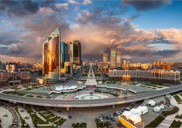 PLL LOT partnerem Astana EXPO