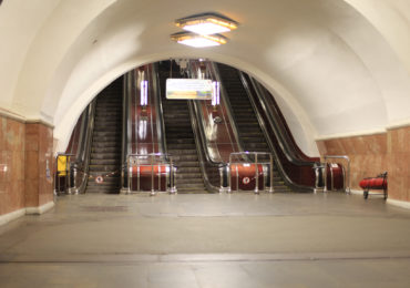 Pięć stacji metra ewakuowanych z powodu zagrożenia bombowego w Kijowie