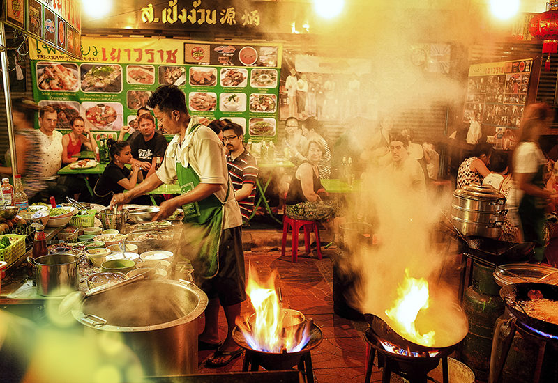 Bezpieczne jedzenie w Tajlandii – przydatne informacje
