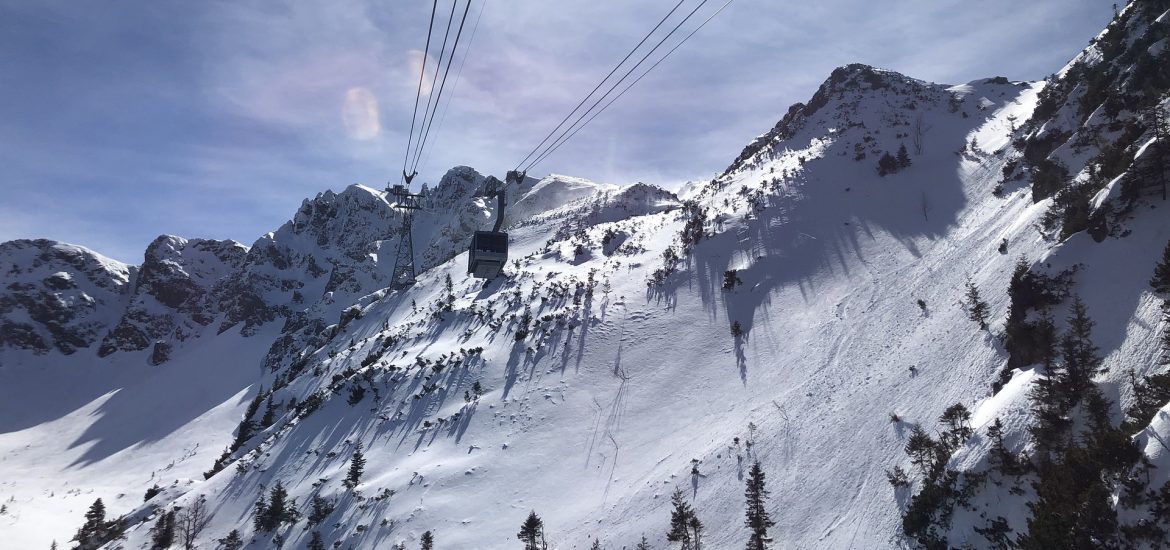 Zakopane wciąż najpopularniejszym kierunkiem na narty, ale Alpy kuszą Polaków