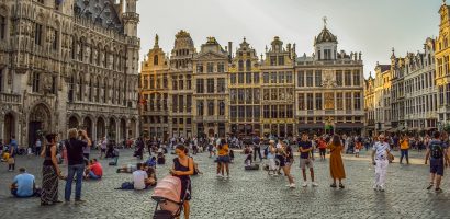 Bruksela wprowadza karnet covidowy i uderza w niezaszczepionych