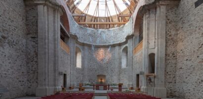 Unikalny Kościół ze szklanym dachem w Czechach