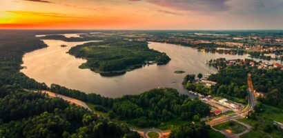 Mazury Zachodnie. Statkiem po trawie i cuda natury